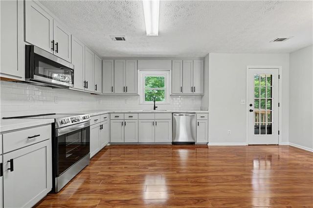 1312 Smokerise Lane, Auburn, GA 30011