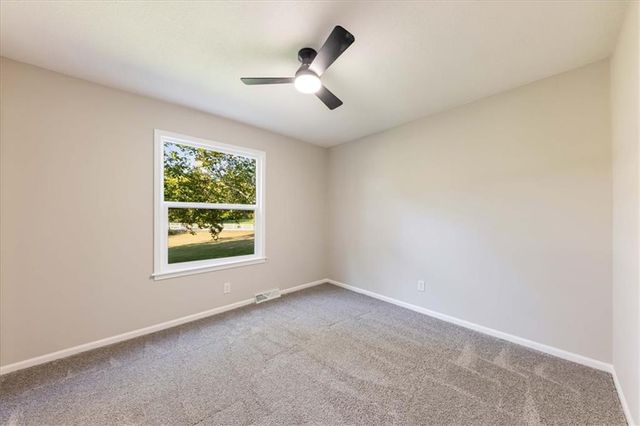 14806 E 200th Street, Peculiar, MO 64078