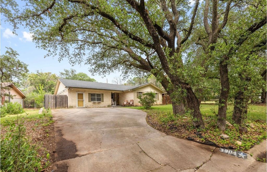 3904 Glenwood Drive, Brownwood, TX 76801