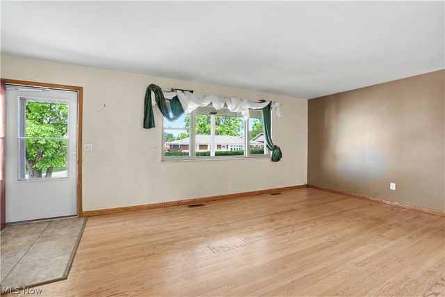 2802 16th Avenue, Vienna, WV 26105