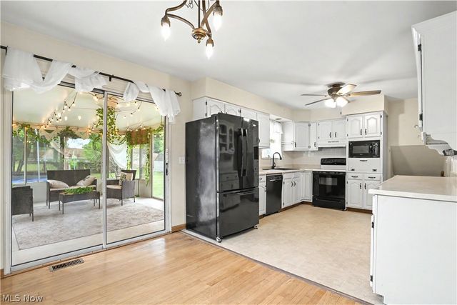 2802 16th Avenue, Vienna, WV 26105