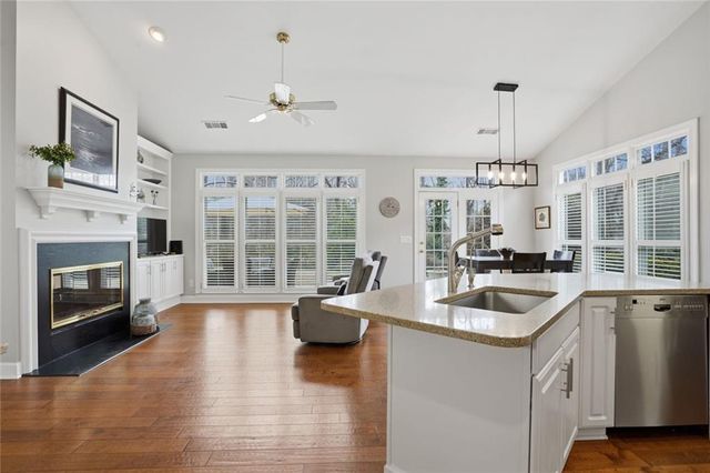 5335 Briarleigh Close, Dunwoody, GA 30338