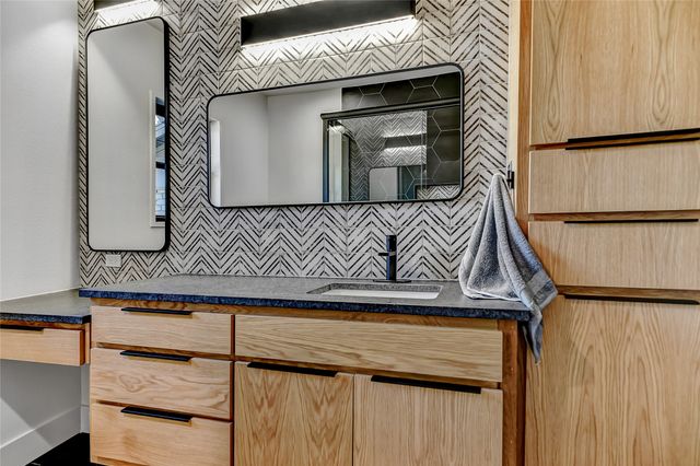 1612 W Washington Street, Sherman, TX 75092