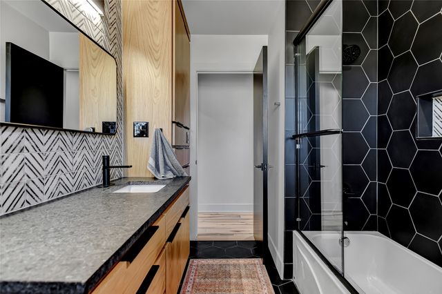 1612 W Washington Street, Sherman, TX 75092