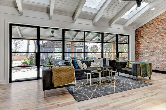 1612 W Washington Street, Sherman, TX 75092