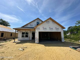 305 W Satchwell Street, Burgaw, NC 28425