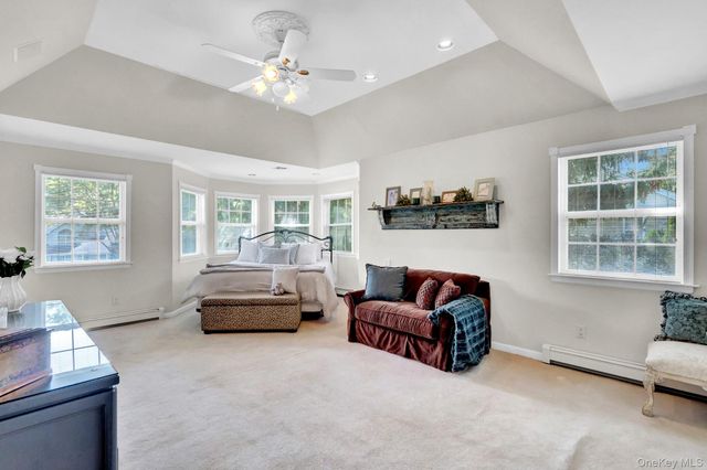 6 Patricks Way, Saint James, NY 11780