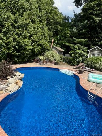 6 Patricks Way, Saint James, NY 11780