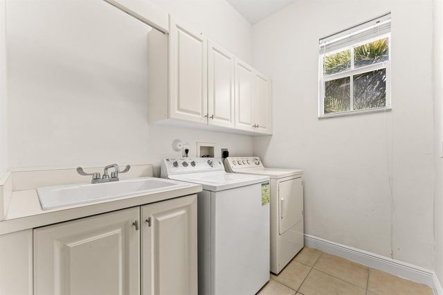 210 NE 69th Circle, Boca Raton, FL 33487