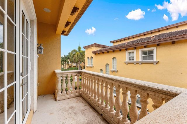 210 NE 69th Circle, Boca Raton, FL 33487