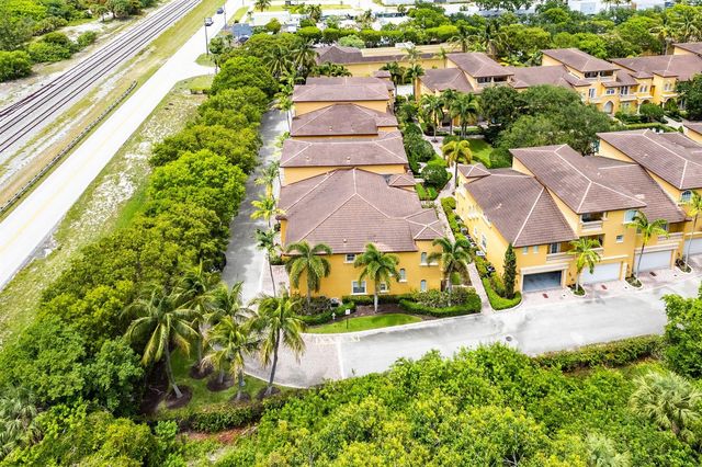 210 NE 69th Circle, Boca Raton, FL 33487