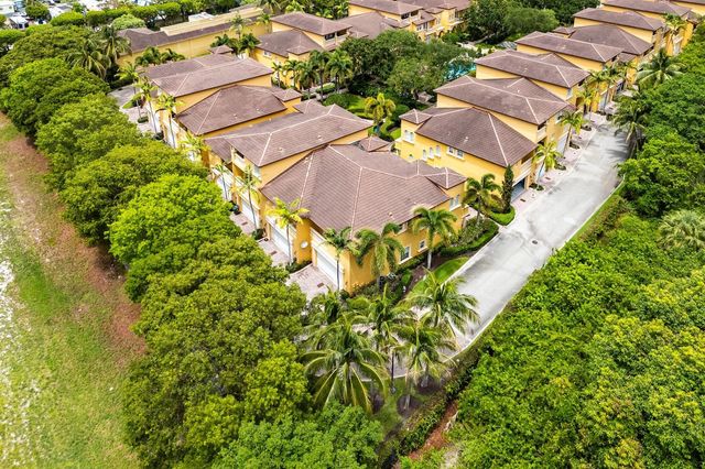 210 NE 69th Circle, Boca Raton, FL 33487