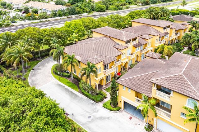 210 NE 69th Circle, Boca Raton, FL 33487