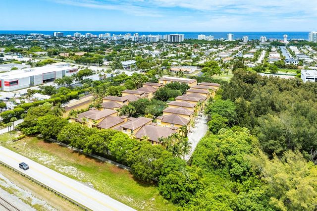 210 NE 69th Circle, Boca Raton, FL 33487