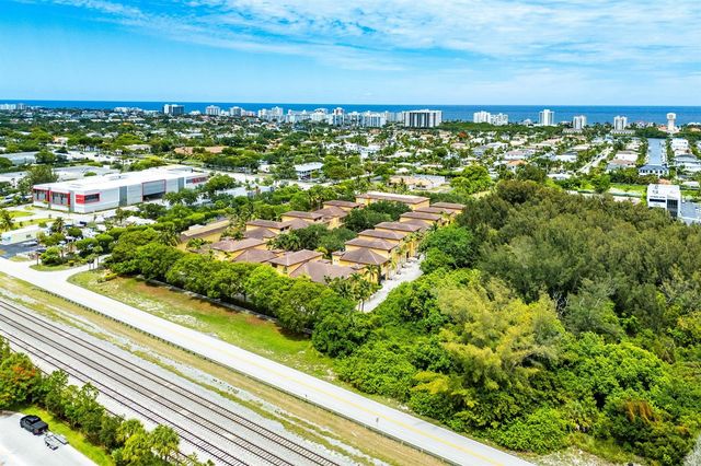210 NE 69th Circle, Boca Raton, FL 33487
