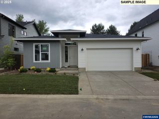 717 Magnolia Av, Woodburn, OR 97071