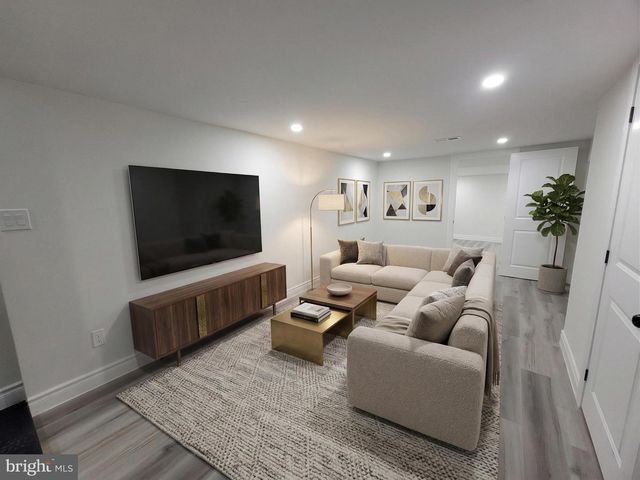 5430 N 11TH ST, Philadelphia, PA 19141