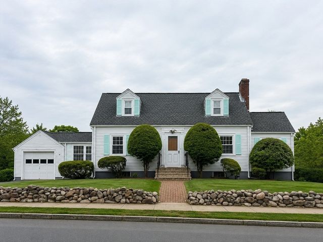 63 Oak St, Stoneham, MA 02180