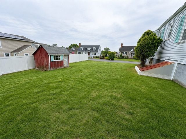 63 Oak St, Stoneham, MA 02180