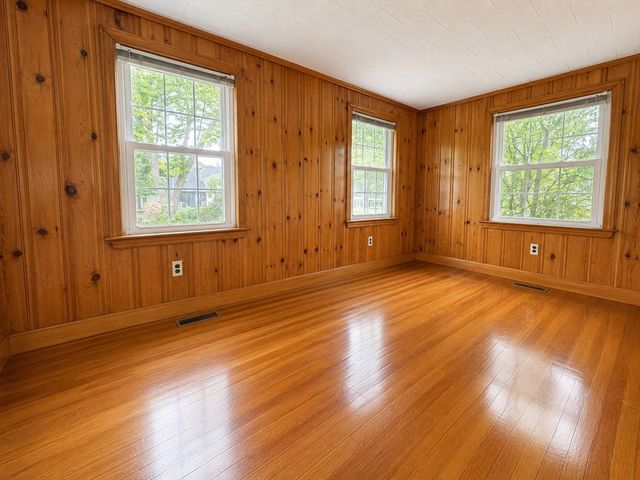 63 Oak St, Stoneham, MA 02180