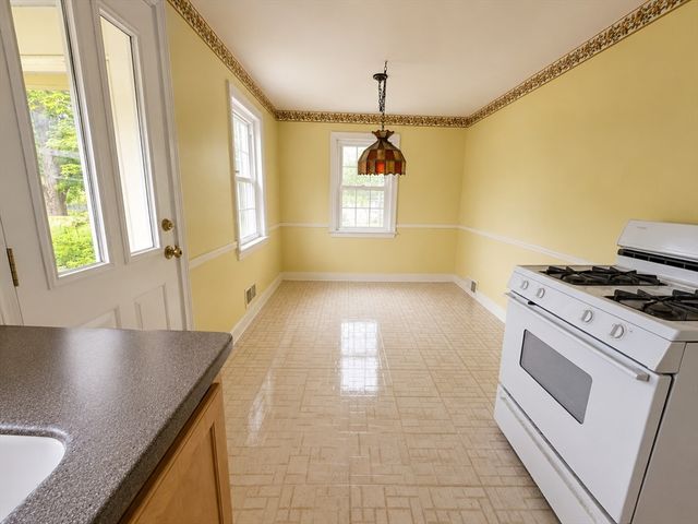 63 Oak St, Stoneham, MA 02180
