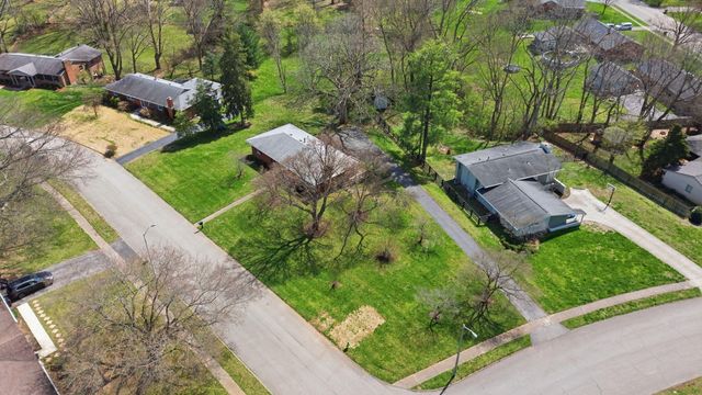 3272 Saxon Drive, Lexington, KY 40503