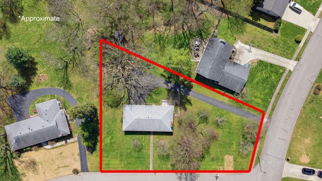 3272 Saxon Drive, Lexington, KY 40503