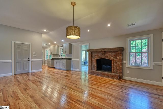 270 Spring Valley Lane, Inman, SC 29349