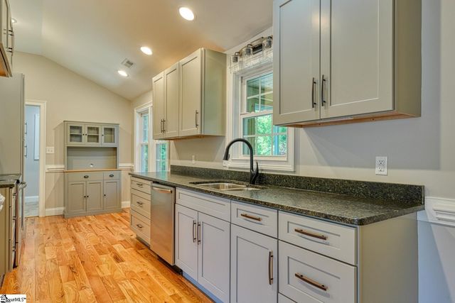 270 Spring Valley Lane, Inman, SC 29349