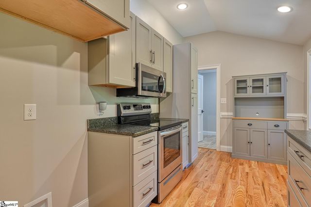 270 Spring Valley Lane, Inman, SC 29349