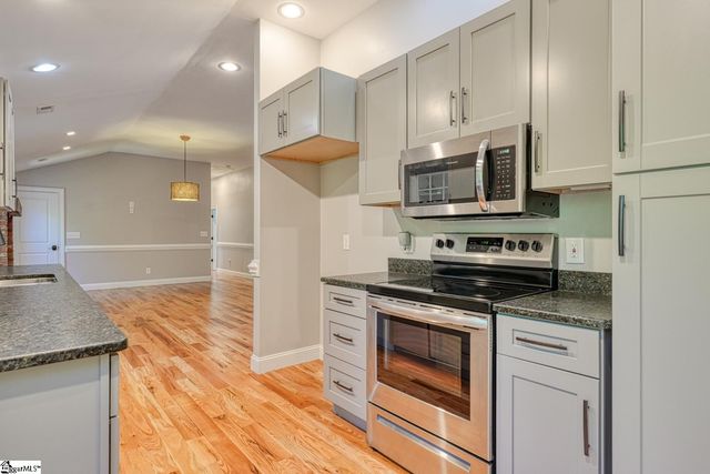 270 Spring Valley Lane, Inman, SC 29349