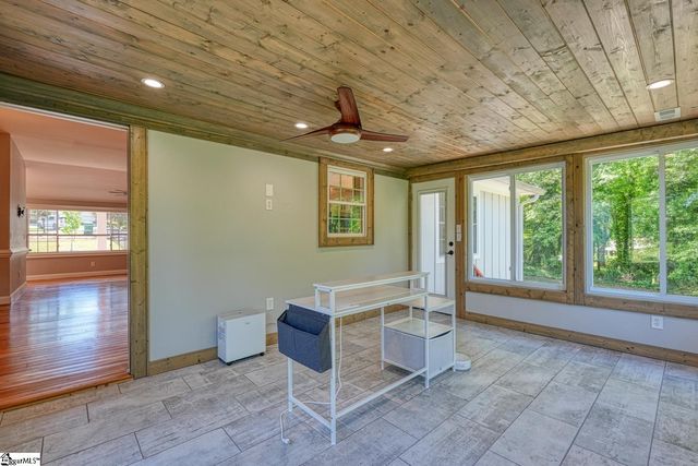 270 Spring Valley Lane, Inman, SC 29349