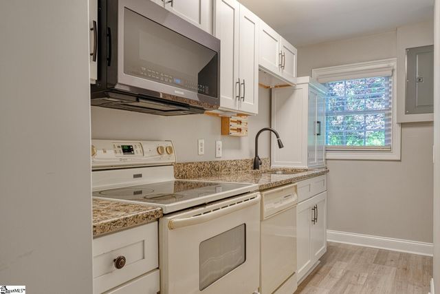 270 Spring Valley Lane, Inman, SC 29349