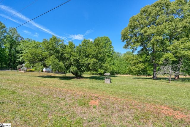 270 Spring Valley Lane, Inman, SC 29349