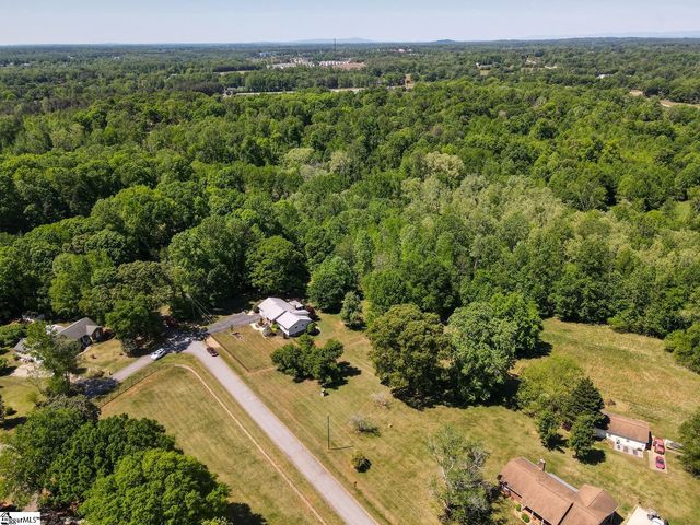 270 Spring Valley Lane, Inman, SC 29349