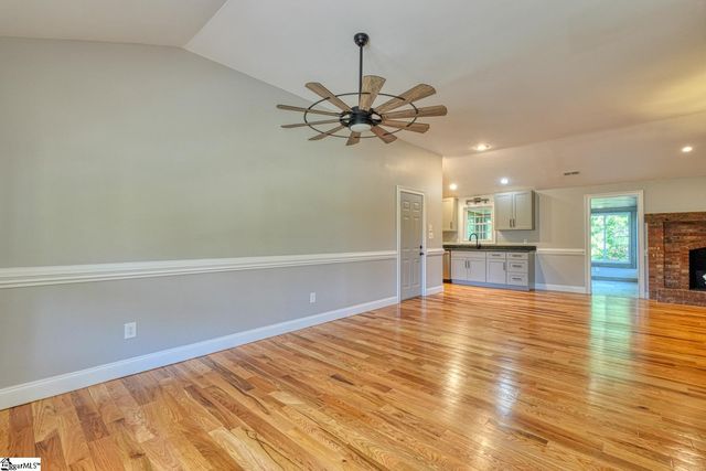 270 Spring Valley Lane, Inman, SC 29349