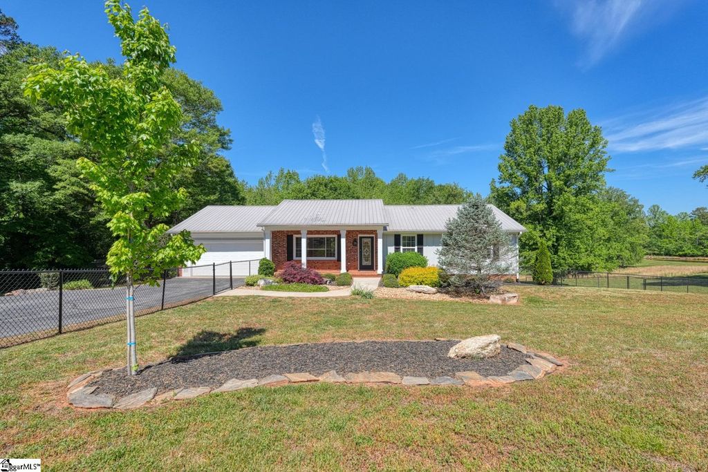 270 Spring Valley Lane, Inman, SC 29349