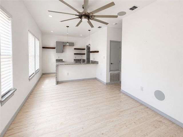 122 W Palm Beach Dr, Port Aransas, TX 78373