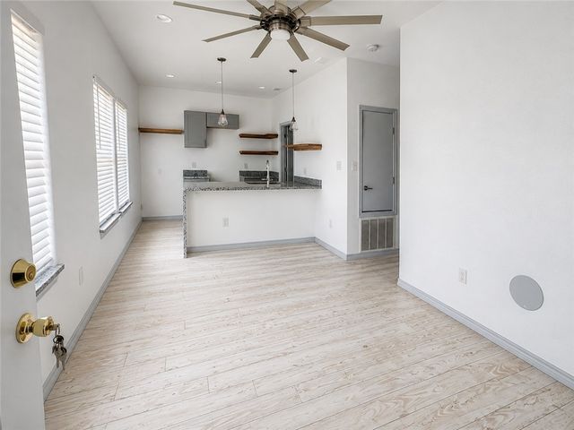 122 W Palm Beach Dr, Port Aransas, TX 78373