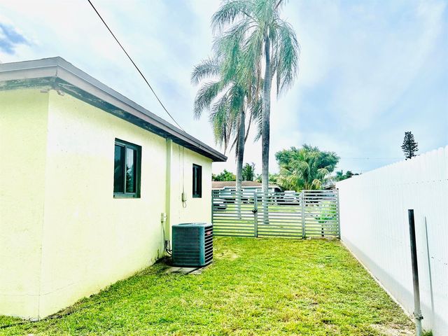 3020 NW 173rd Terrace, Miami Gardens, FL 33056