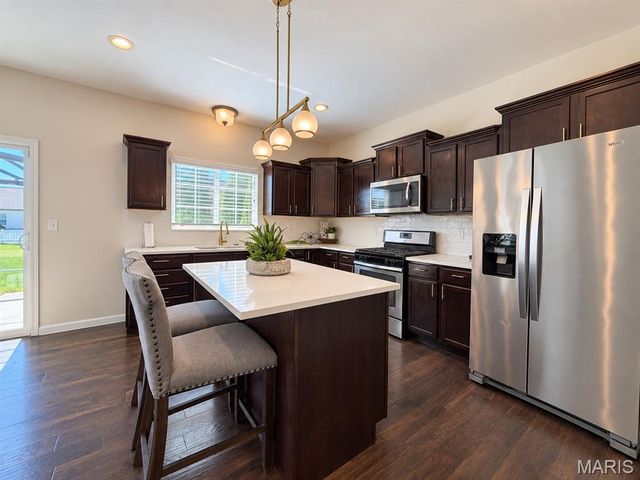 2612 Beacon Point Court, Shiloh, IL 62221