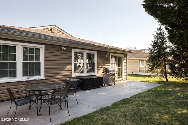 13 Tennis Court, Brick, NJ 08723