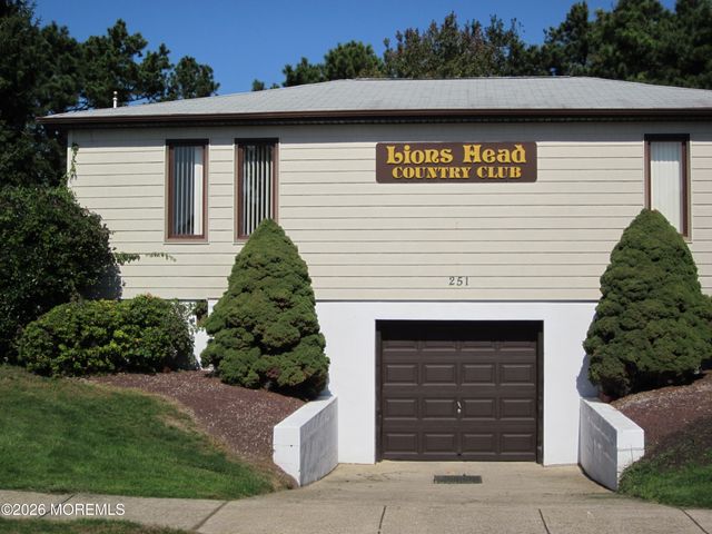 13 Tennis Court, Brick, NJ 08723