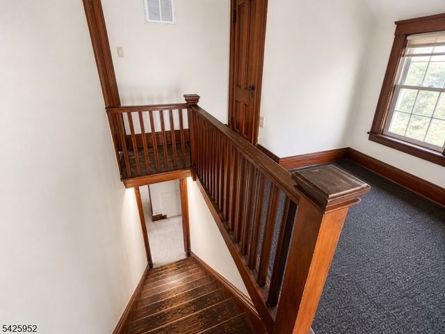 55 W Clay Ave, Roselle Park Boro, NJ 07204
