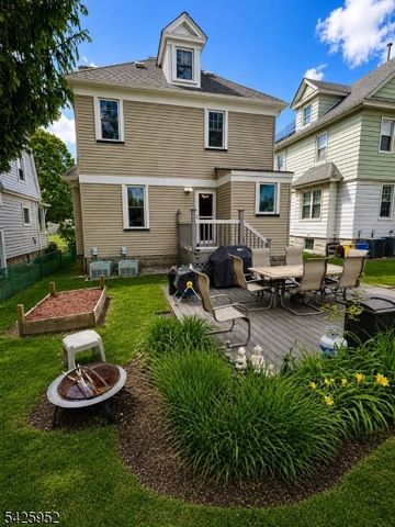 55 W Clay Ave, Roselle Park Boro, NJ 07204