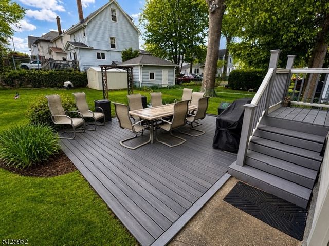 55 W Clay Ave, Roselle Park Boro, NJ 07204