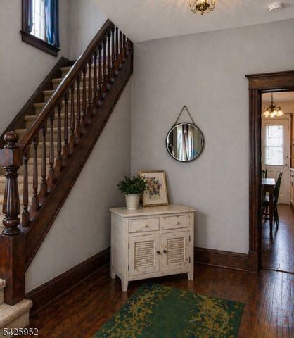 55 W Clay Ave, Roselle Park Boro, NJ 07204
