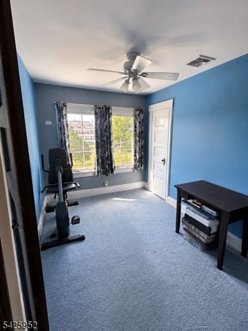 55 W Clay Ave, Roselle Park Boro, NJ 07204