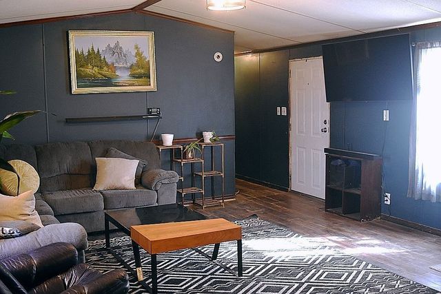 1661 Sassafras Stand Ridge Rd, Linden, TN 37096