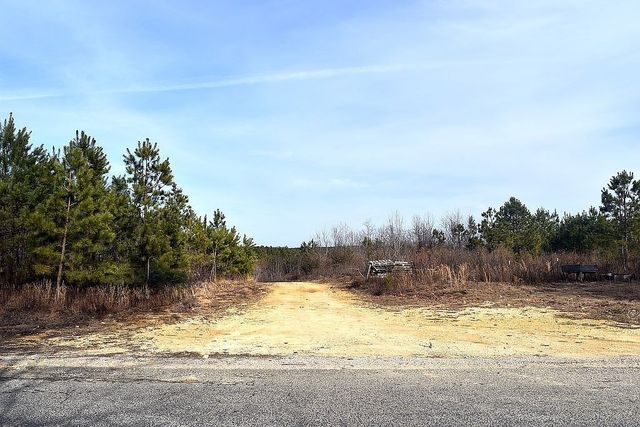 1661 Sassafras Stand Ridge Rd, Linden, TN 37096